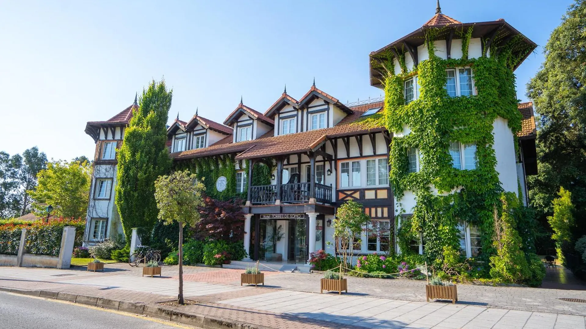 Hotel Torres de Somo