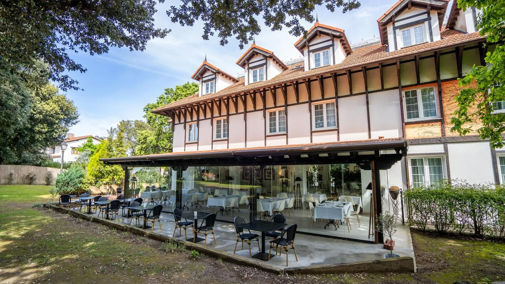Hotel Torres de Somo