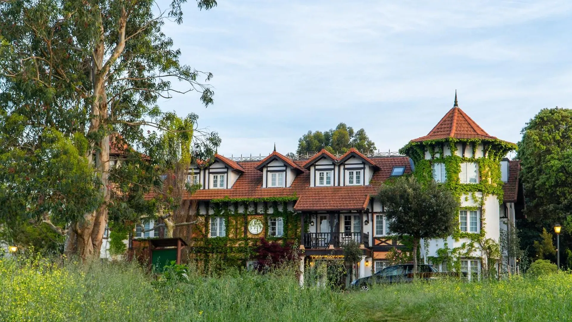 Hotel Torres de Somo